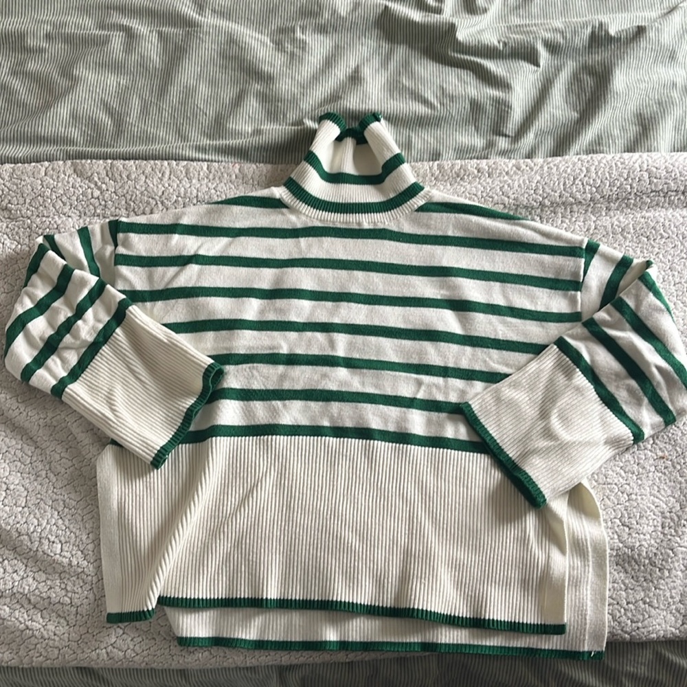 Green and White Knit Sweater with Side Slits